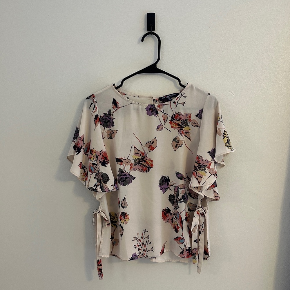 Pink Floral Flutter Sleeve Blouse - M